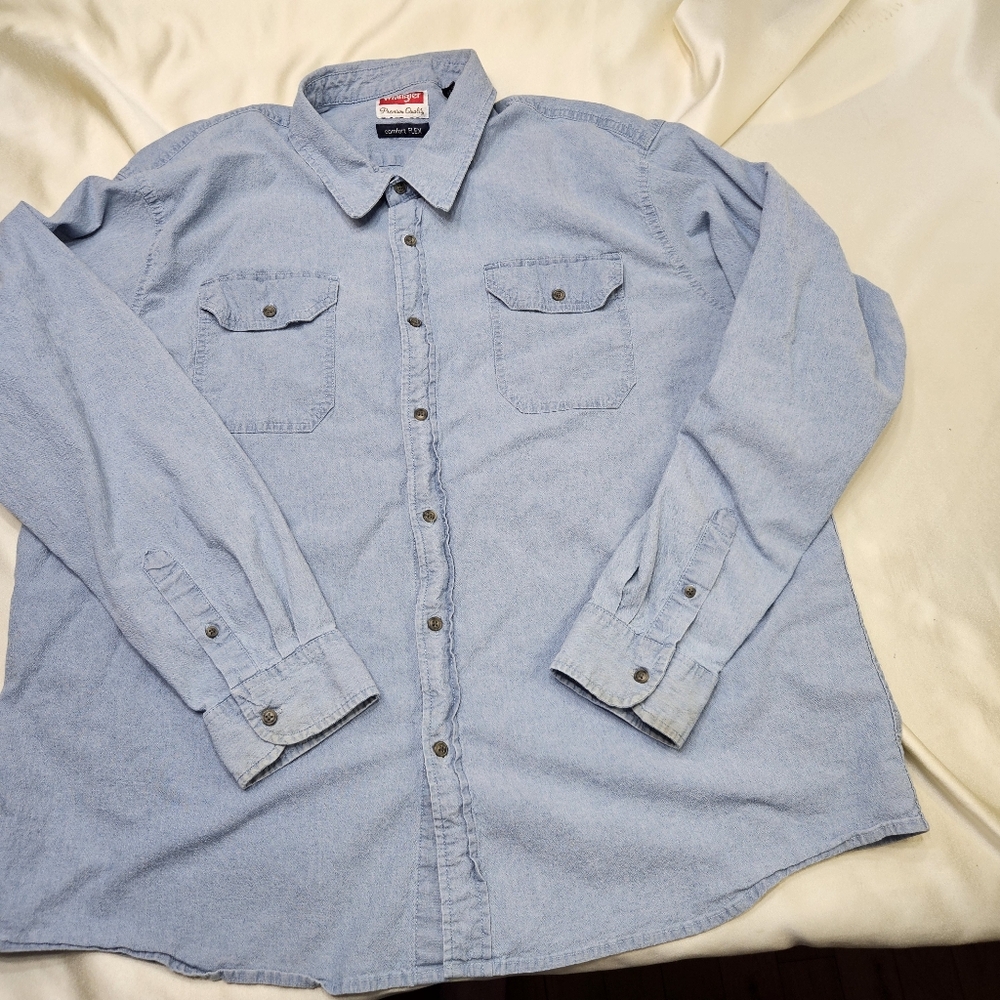 Wrangler Light Blue Casual Button Down Shirt